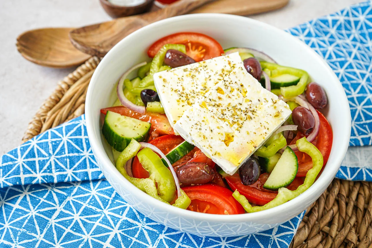 thưởng thức ẩm thực Địa Trung Hải qua món salad Hy Lạp