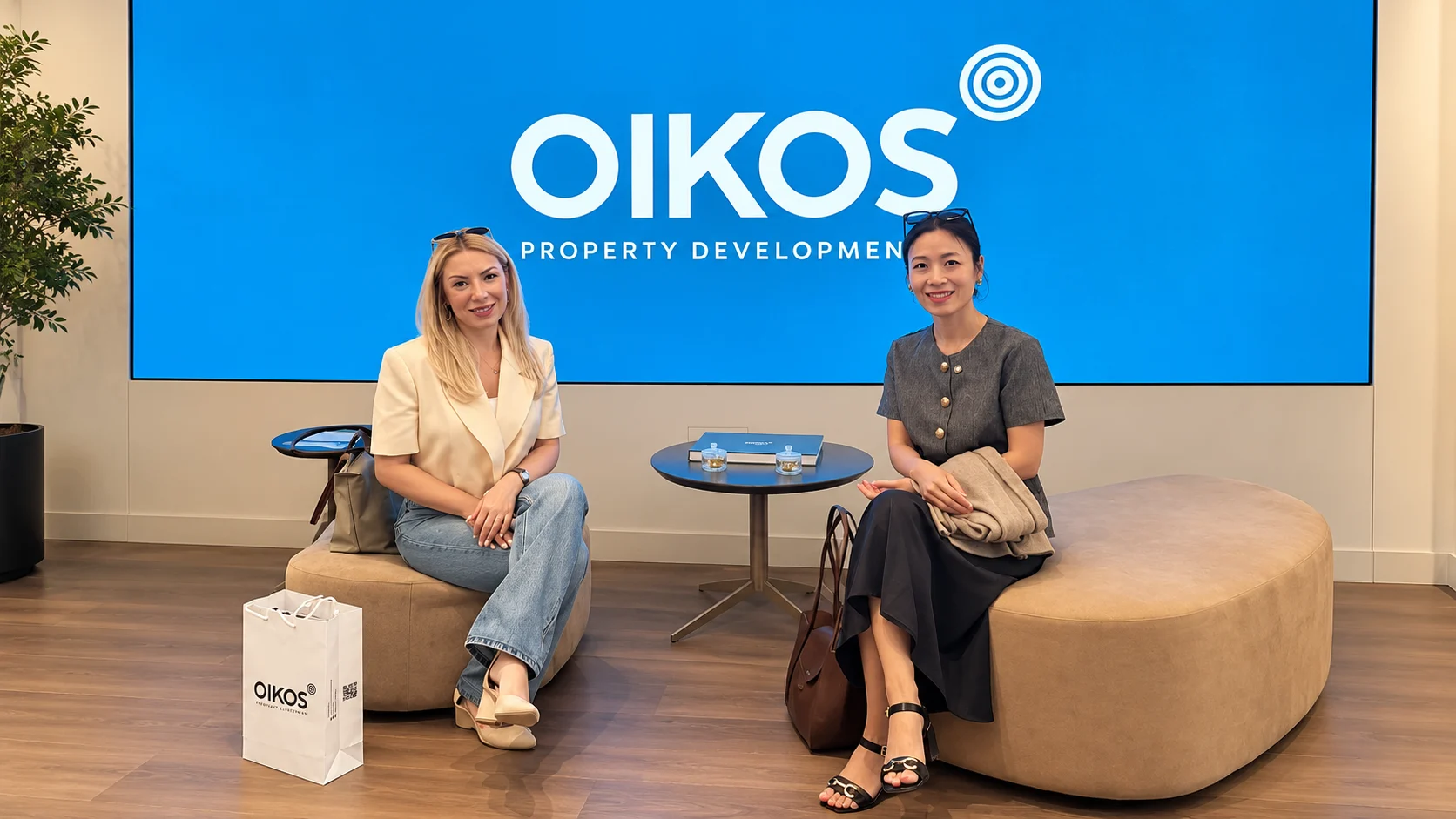 AT Express cùng đại diện chủ đầu tư Oikos Property Hy Lạp