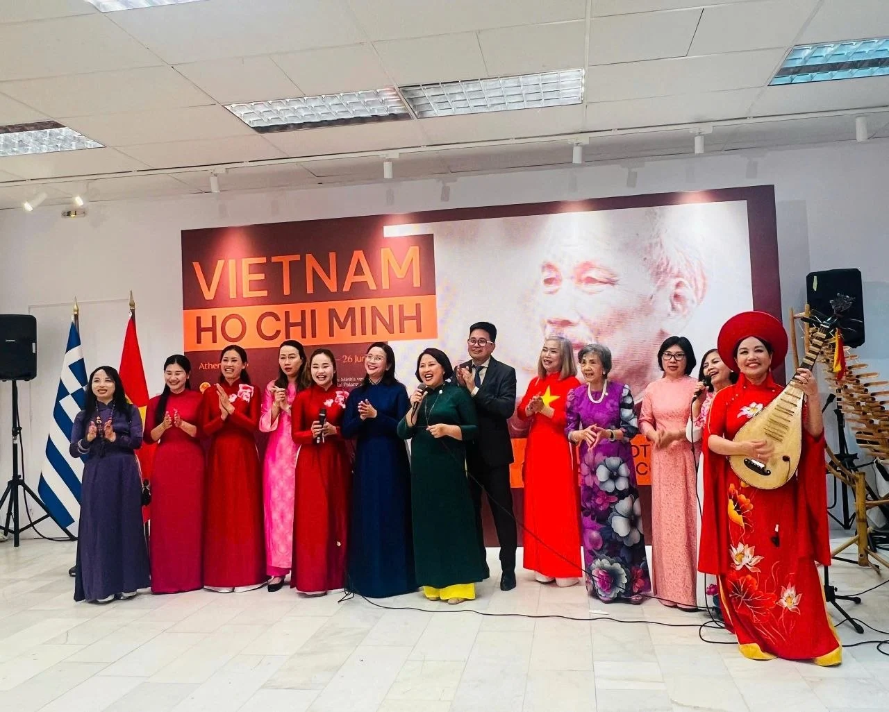 Tìm hiểu các hoạt động gắn kết cộng đồng và trải nghiệm thực tế về đời sống người Việt ở Hy Lạp